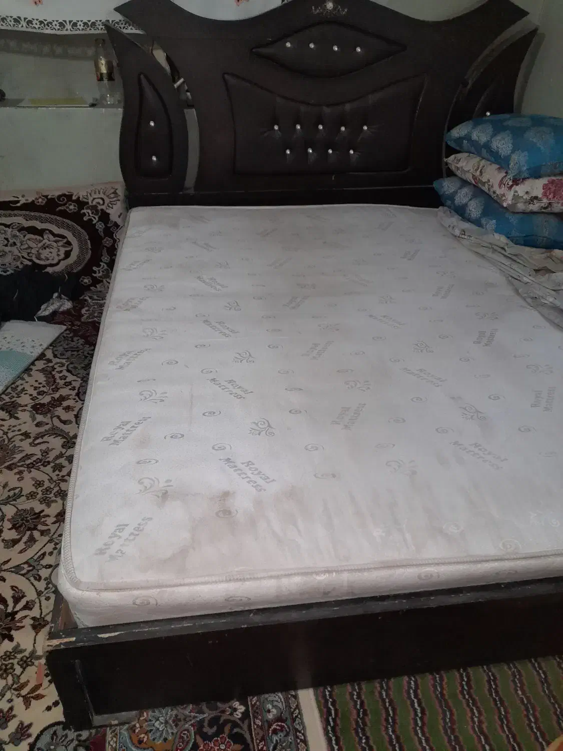 تخت خواب با تشک رویال|تخت و سرویس خواب|عطاملک, |دیوار