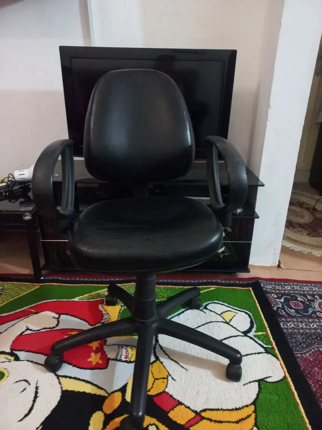 فروش صندلی چرم گردون جک دار...|صندلی و نیمکت|سهند, |دیوار