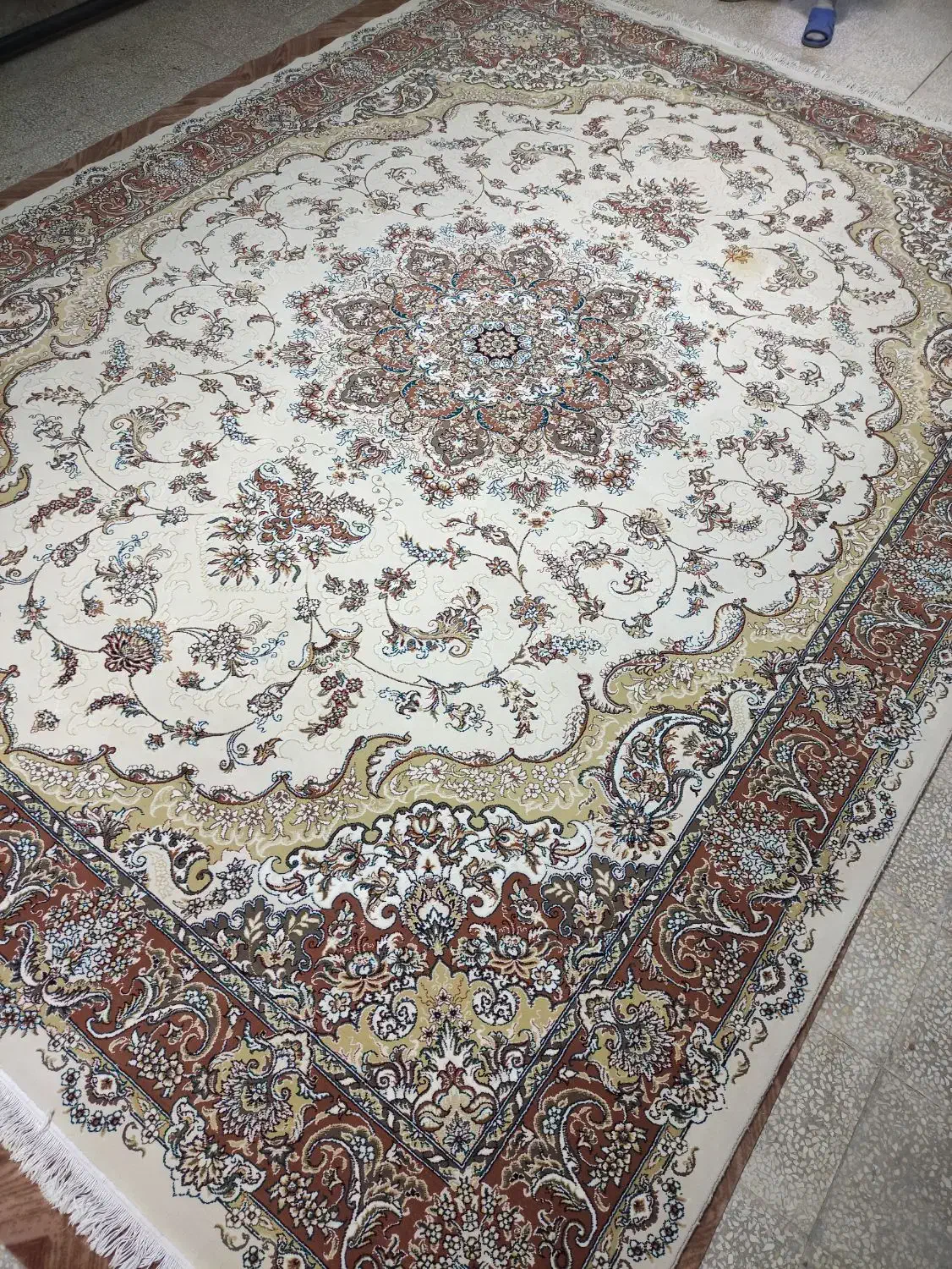 فرش ۵۰۰ شانه|فرش|کاشان, پارک لاله|دیوار