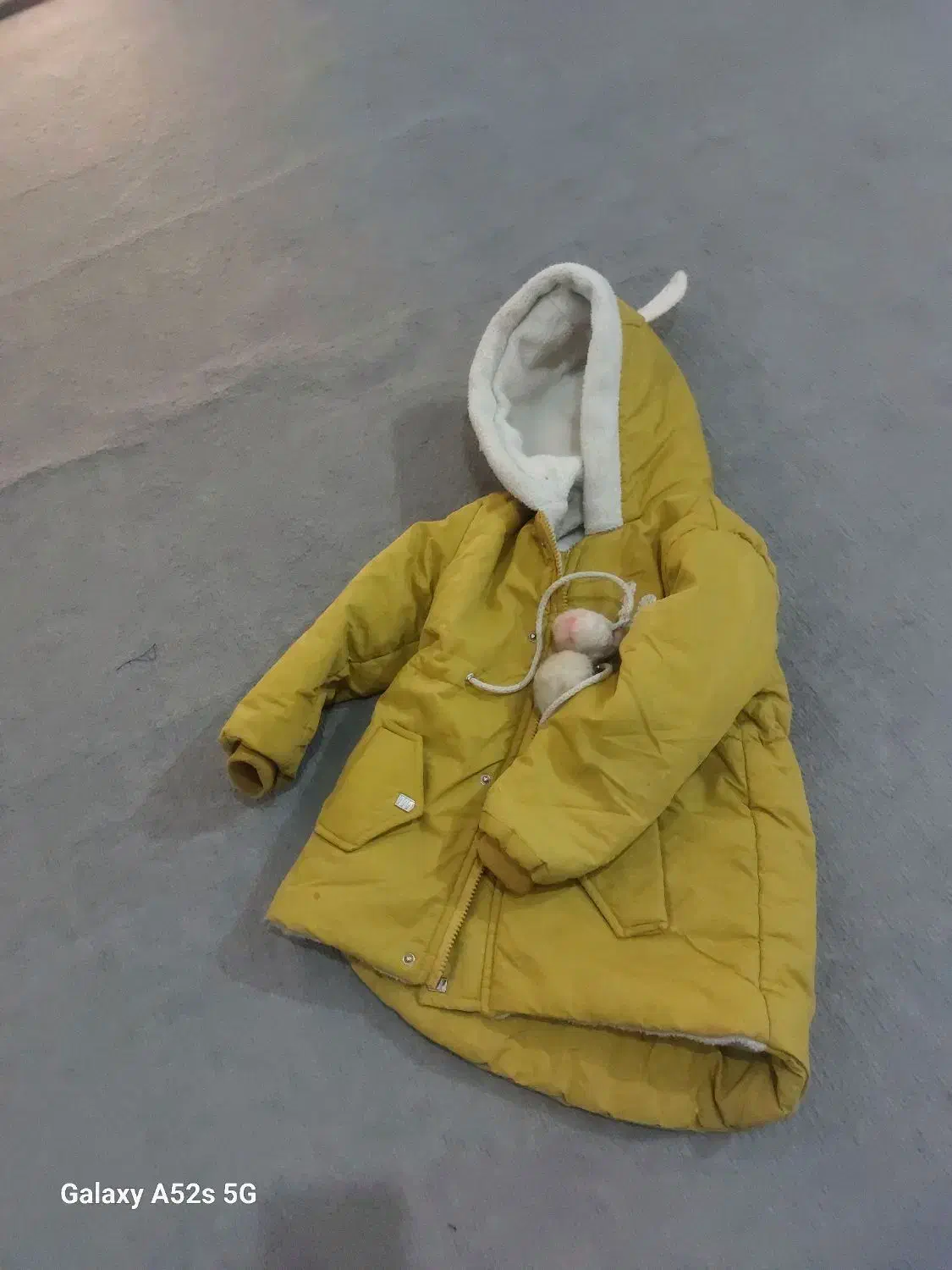 کاپشن دخترانه|کفش و لباس بچه|قم, قلعه کامکار|دیوار