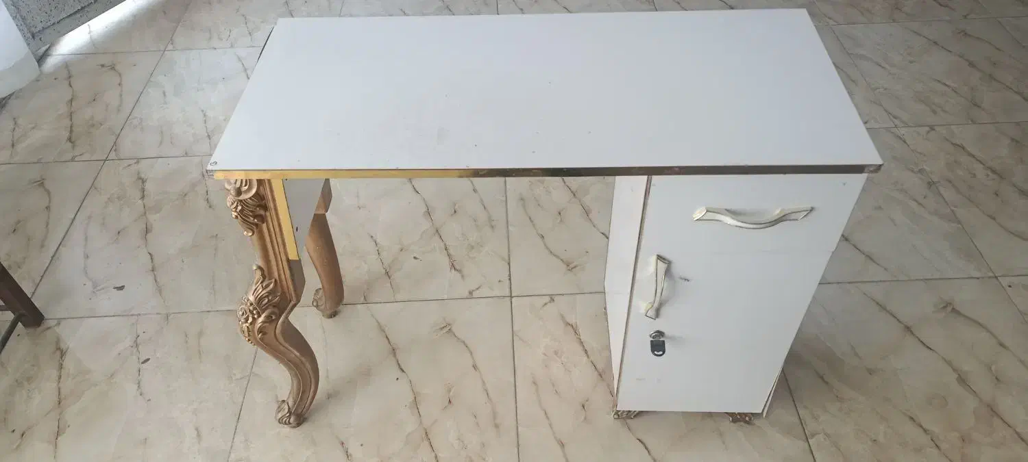 میزناخن و فن ناخن|آرایشگاه و سالن‌های زیبایی|خمینی‌شهر, |دیوار