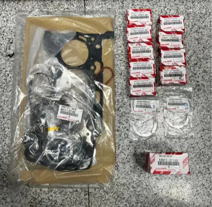 لوازم یدکی تویوتا و لکسوس کمری کرولا پرادو هایلوکس|قطعات یدکی و لوازم جانبی|شیراز, ریشمک|دیوار