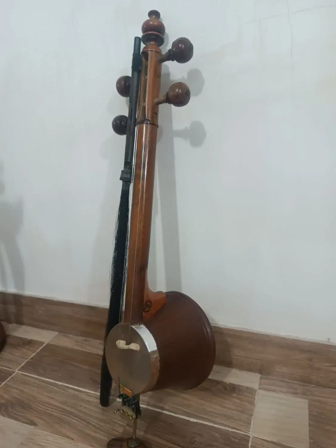 کمانچه برومند|سازهای سنتی|کوهدشت, |دیوار