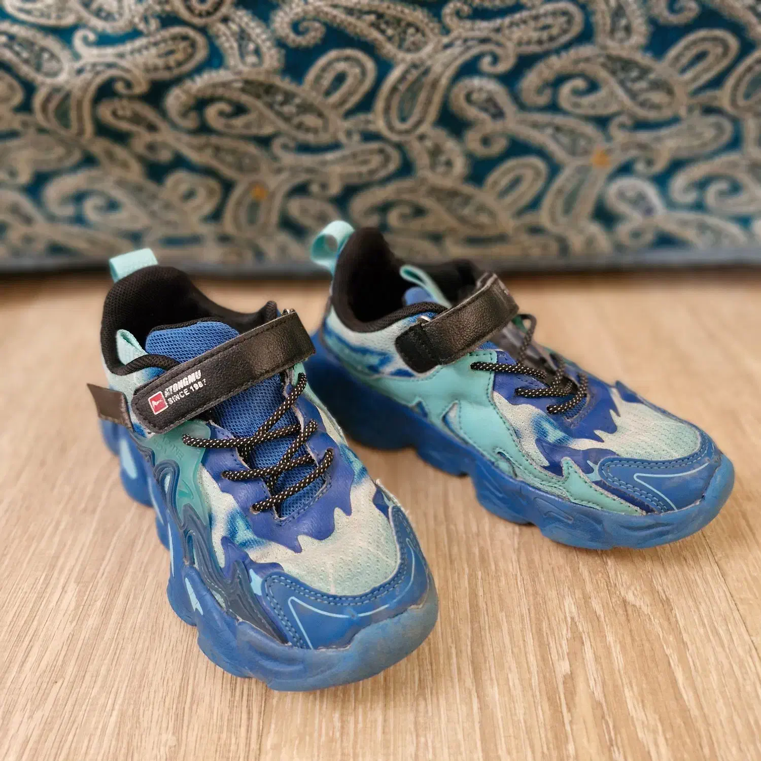 تعدادی کفش و صندل و دمپایی پسرانه|کفش و لباس بچه|صدرا-فارس, فاز ۱|دیوار