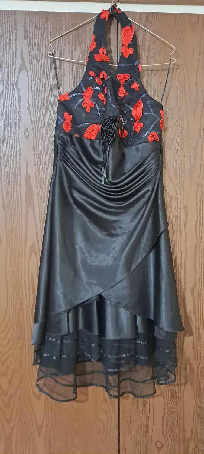 لباس مجلسی|لباس|مهدی شهر, |دیوار