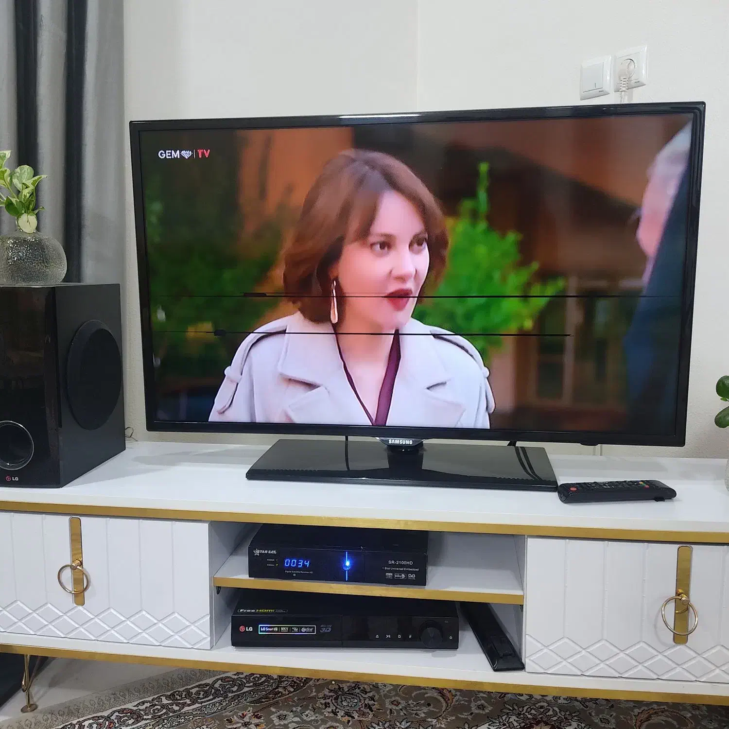 تلویزیون سامسونگ ال ای دی|تلویزیون و پروژکتور|شاهینشهر, شهرک گلدیس|دیوار