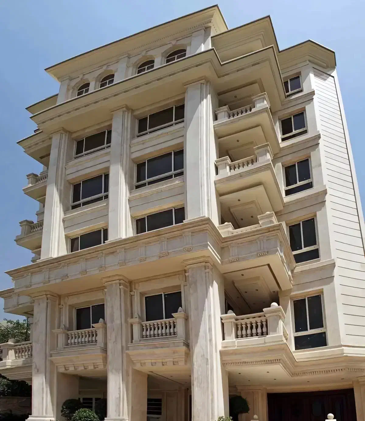 اپارتمان ۹۰متر۲خواب/نوساز/فول امکانات/اختیاریه