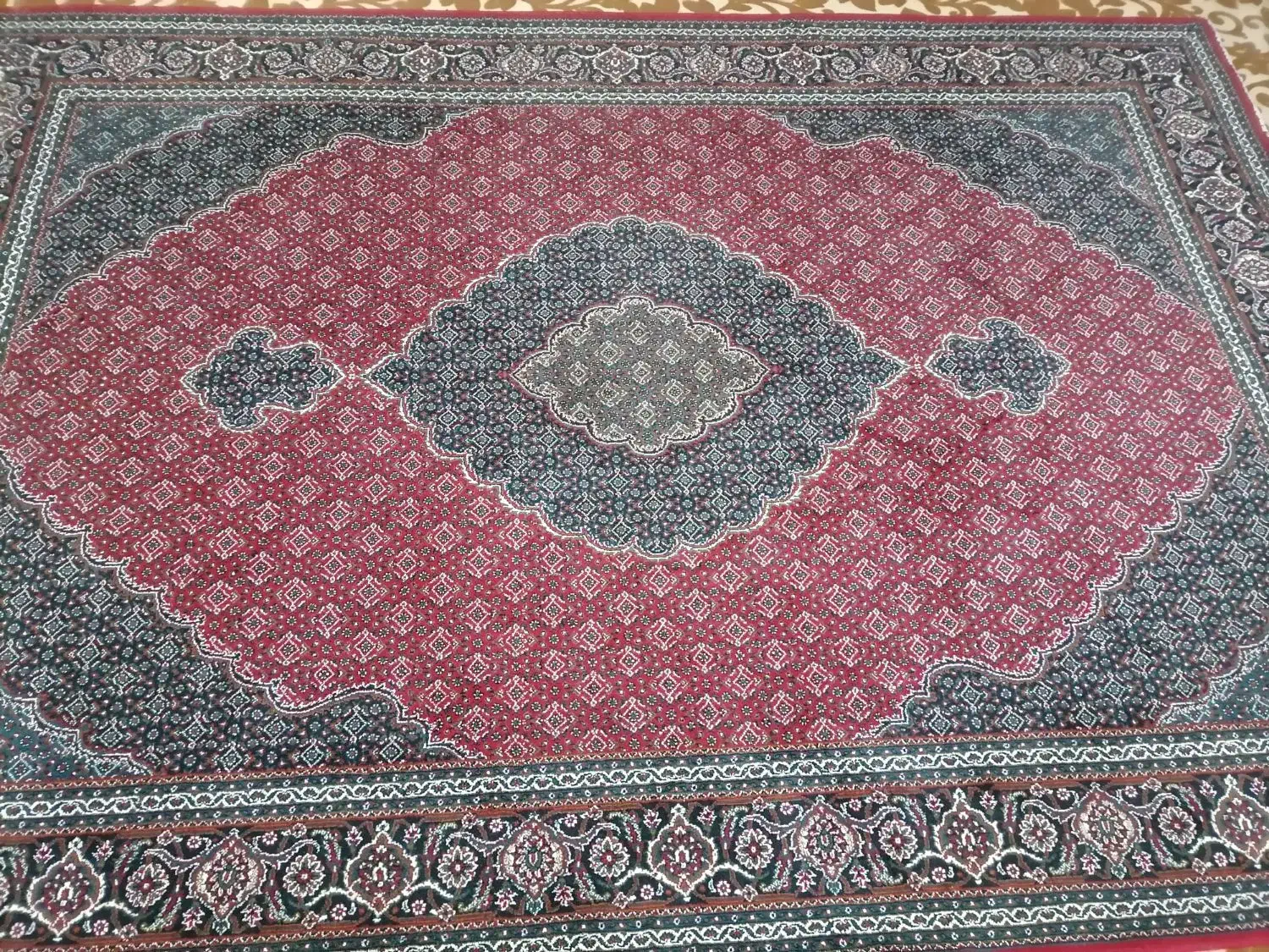 دوعدد فرش|فرش|همدان, |دیوار