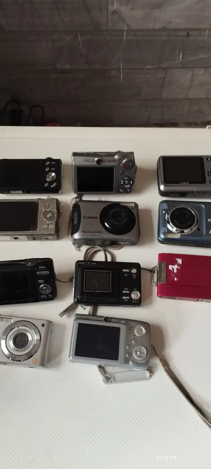 تعدادی دوربین دیجیتال و فیلمبرداری|دوربین عکاسی و فیلم‌برداری|اراک, |دیوار