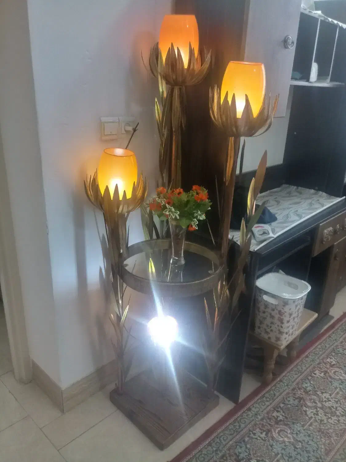 دکوری گل لاله با برگ های مسی.|صنایع دستی و سایر لوازم تزئینی|یزد, |دیوار