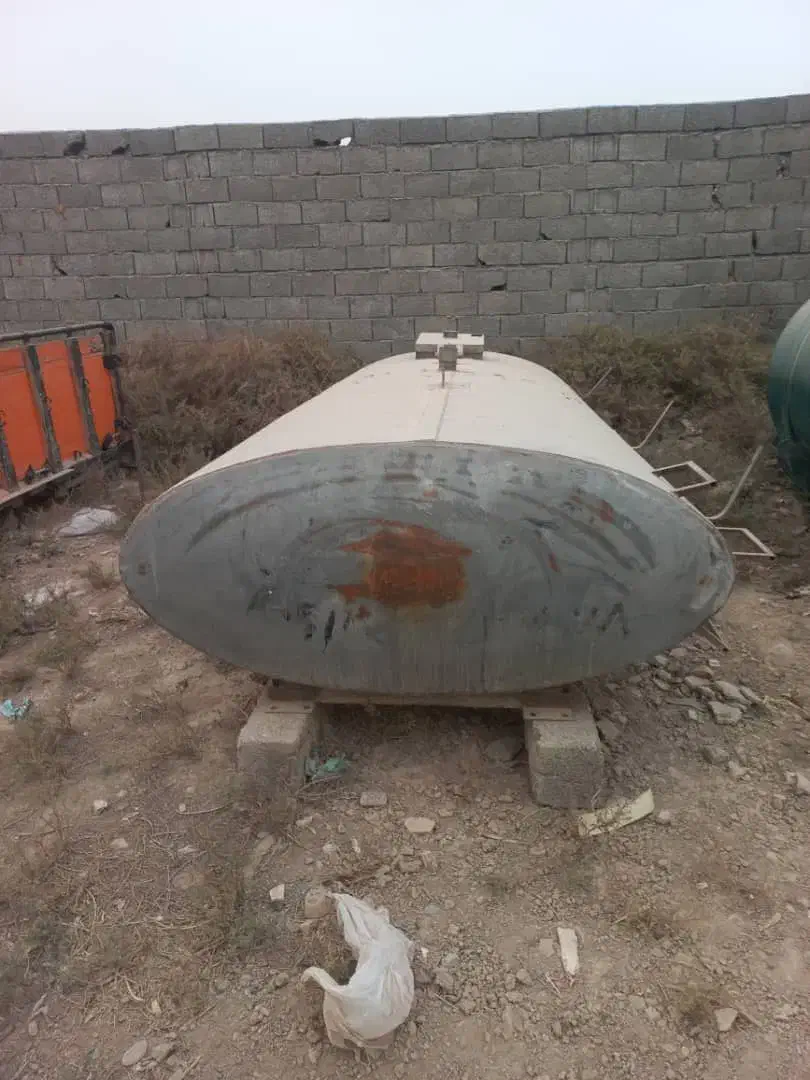 یک عدد تانک گالوانیزه 4500|ماشینآلات صنعتی|ابریشم, |دیوار