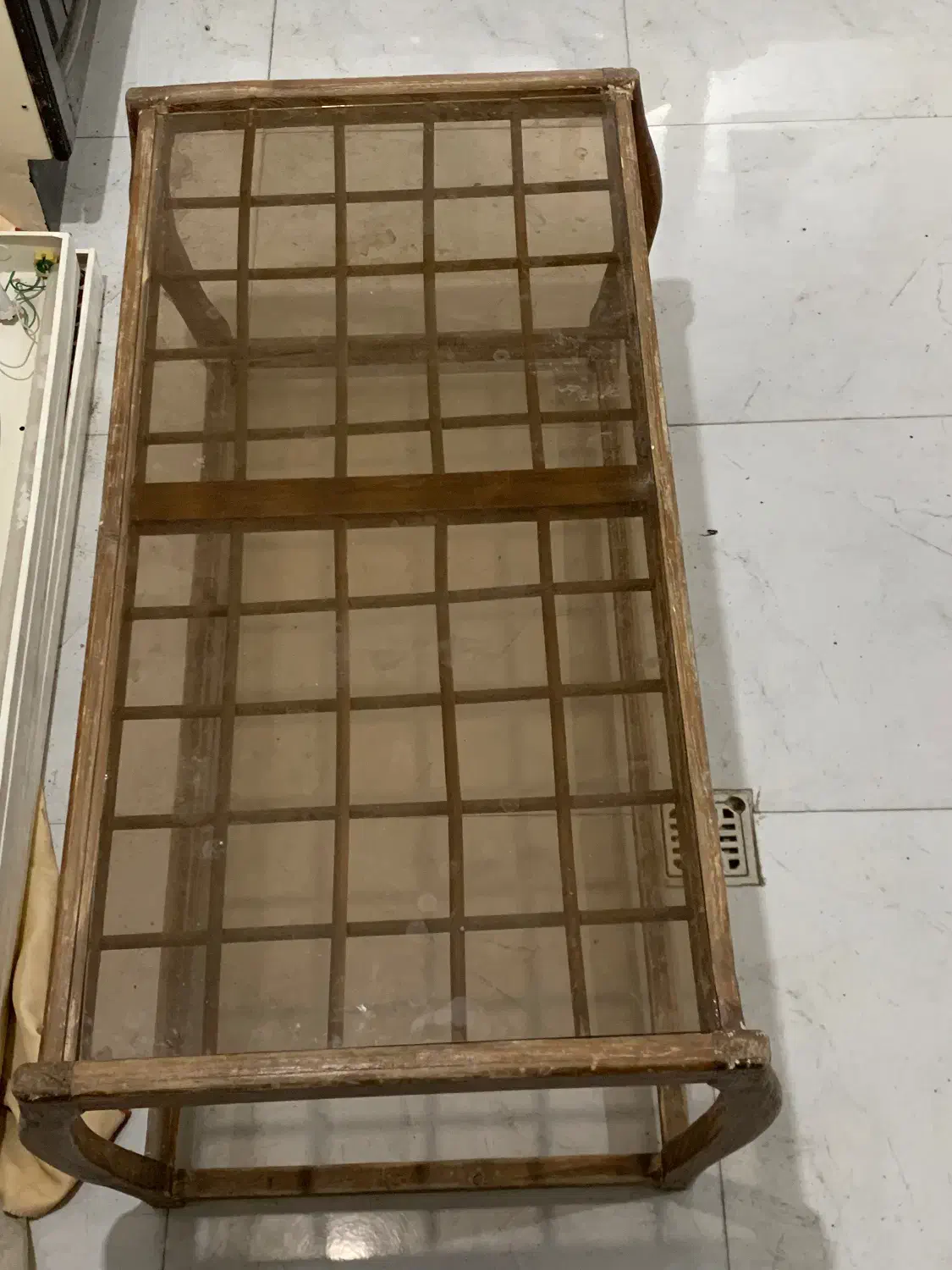 میز چوبی قدیمی|مبلمان خانگی و میز عسلی|بروجرد, |دیوار