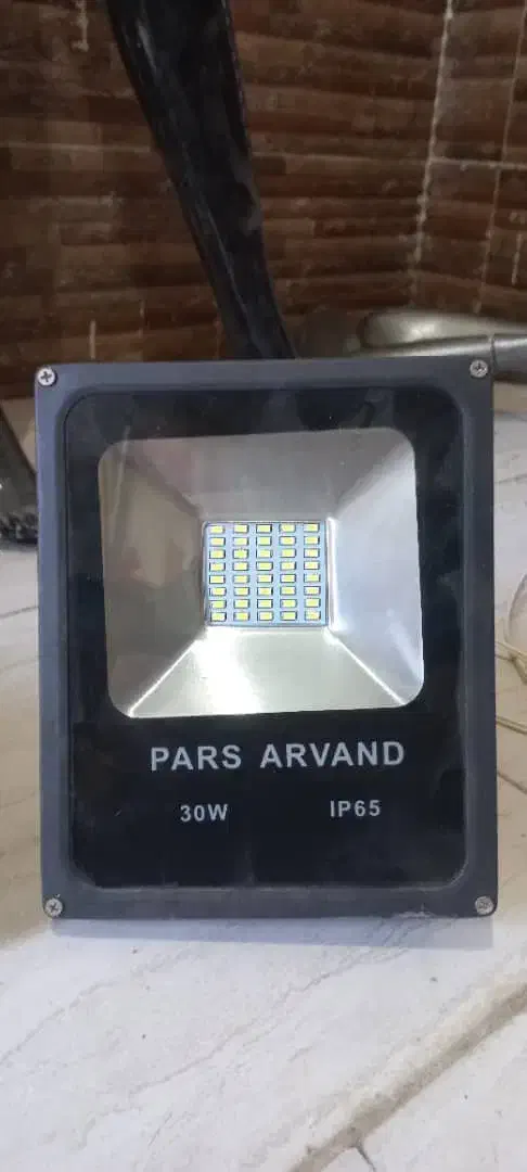 پروژکتور و لامپ مهتابی ال ای دی|لامپ و چراغ|گرگان, |دیوار