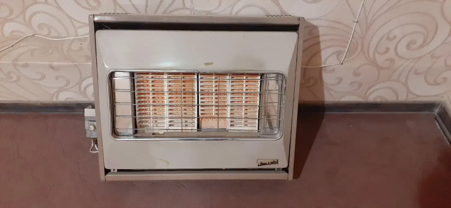 بخاری گازی و ساعت ایستاده سلطنتی|ساعت دیواری و تزئینی|شیراز, عفیفآباد|دیوار