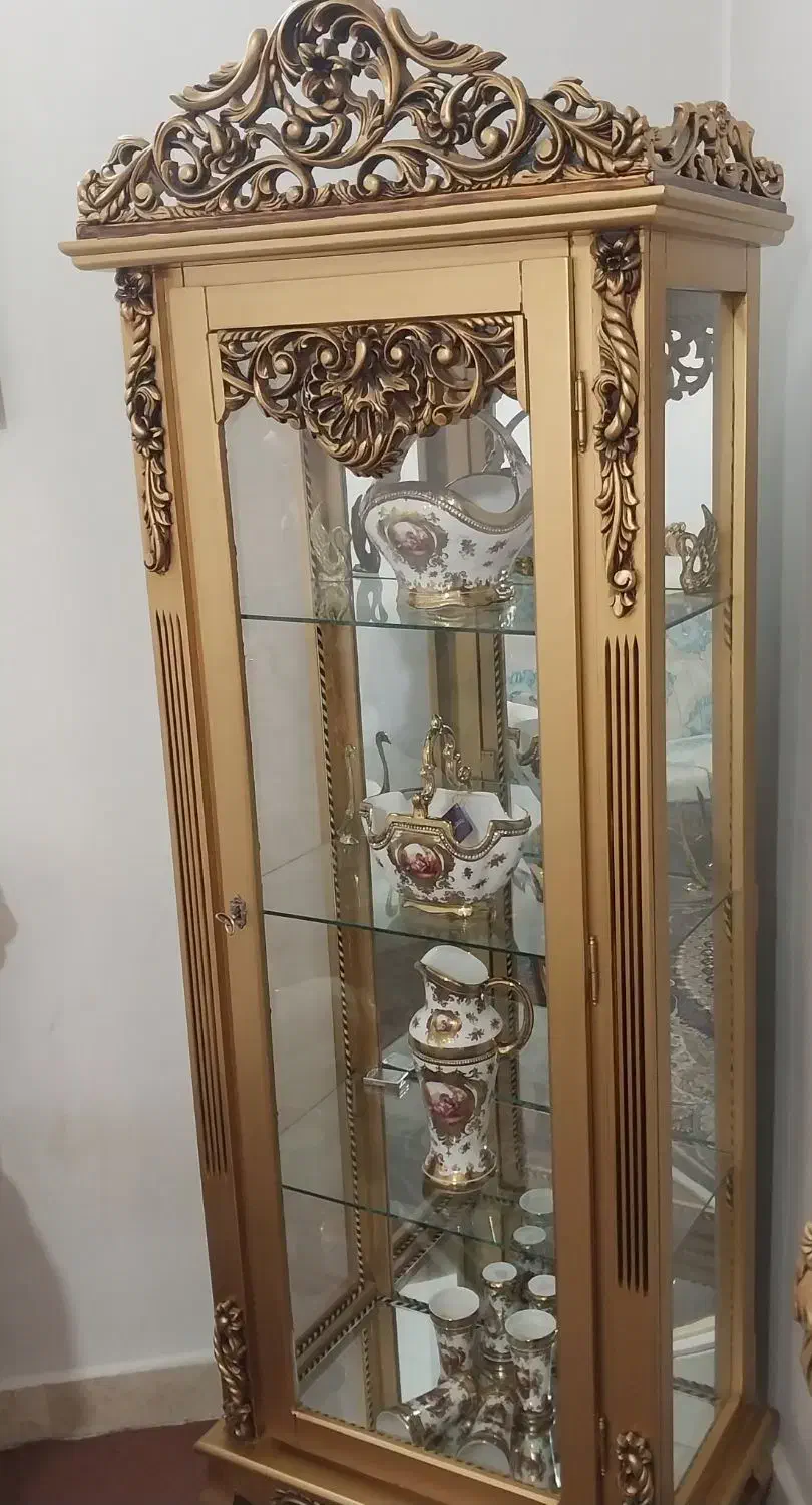 ویترین و اینه شمعدان در حد نو|بوفه، ویترین، کنسول|ورامین, خیر آباد|دیوار