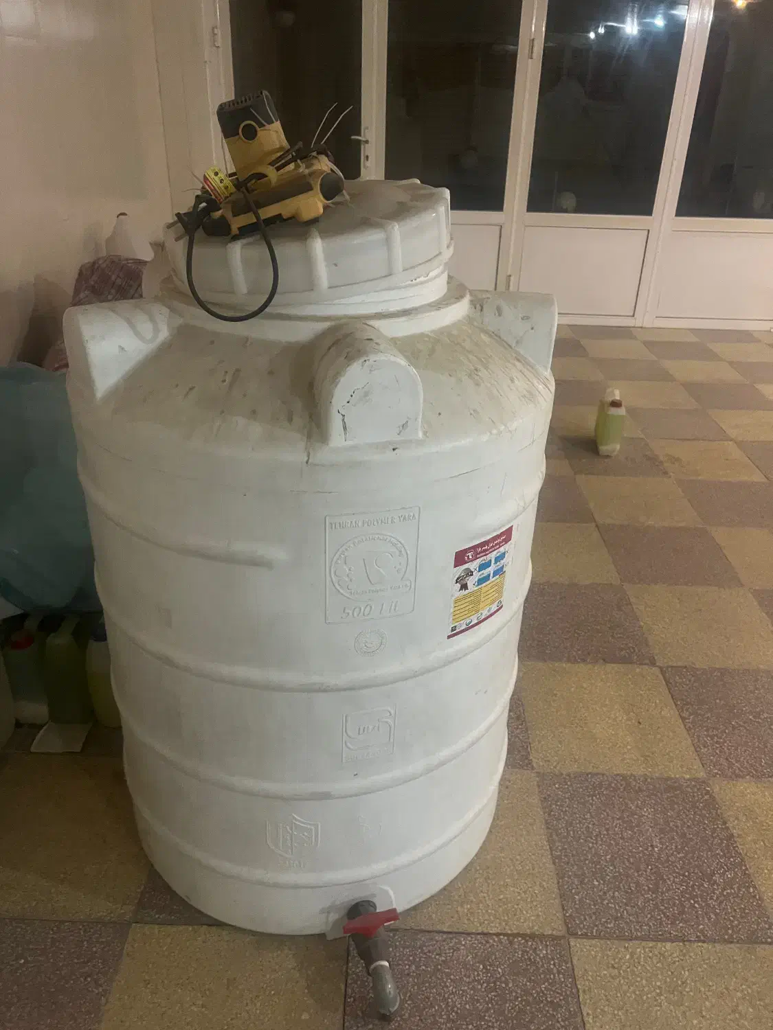 مخزن ۵۰۰ لیتری ۳ لایه و میکسر|مصالح و تجهیزات ساختمان|اصفهان, مصلی|دیوار