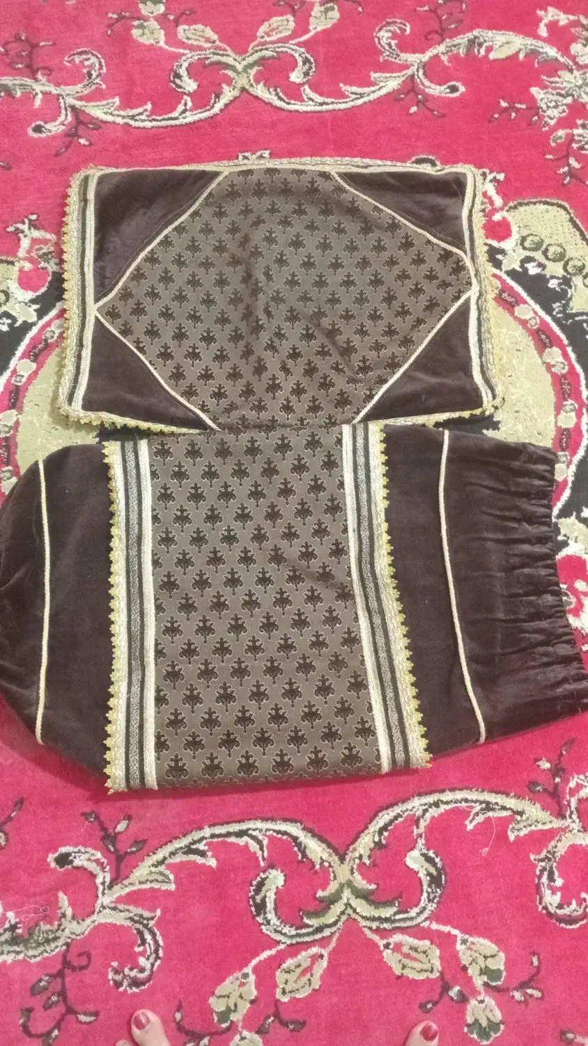 پشتی|رختخواب، بالش، پتو|دهدشت, |دیوار