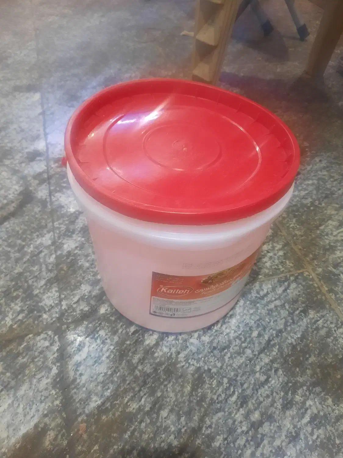 سطل و دبه ۱۰ کیلویی با درب سالم|ظروف نگهدارنده، پلاستیکی، یک‌بارمصرف|هشتگرد, شهرک ولیعصر (مصلی)|دیوار