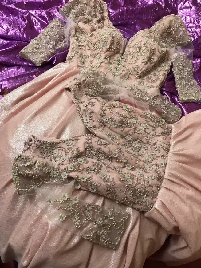 لباس مجلسی|لباس|ری, فیروزآبادی|دیوار