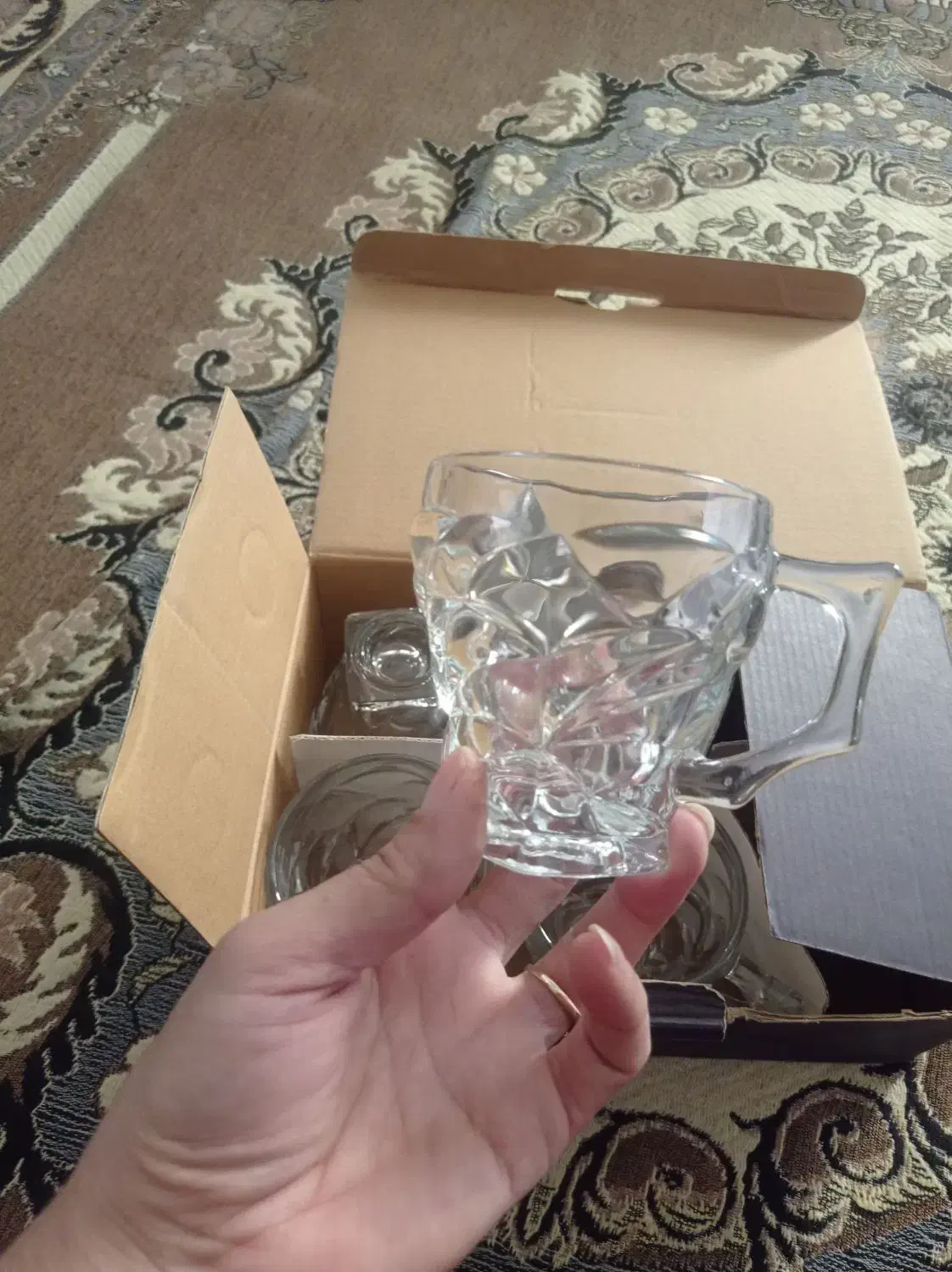 دو دست فنجان نو|ظروف سرو و پذیرایی|هشتگرد, هشتگرد قدیم|دیوار