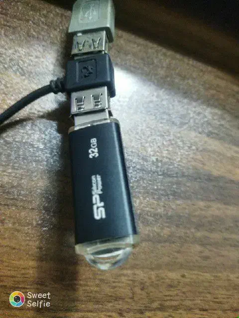 فلش۳۲گیگ|قطعات و لوازم جانبی رایانه|مشهد, شهید قربانی|دیوار