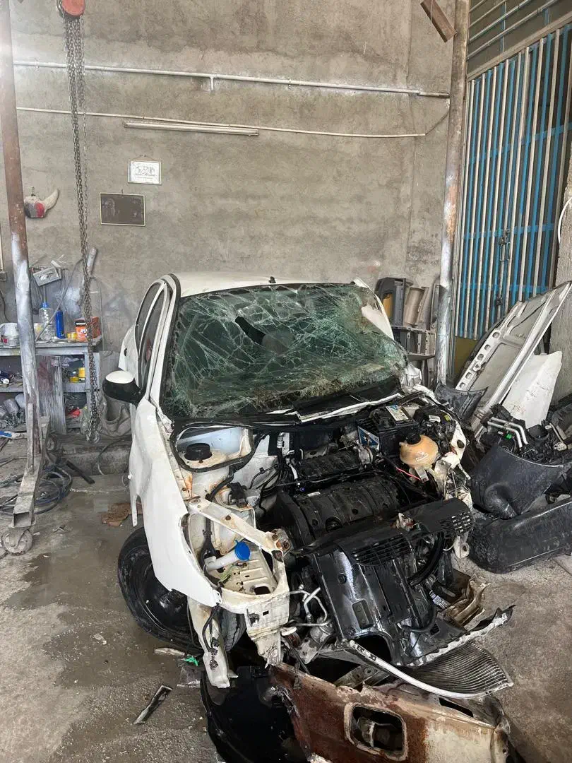 پژو ۲۰۶ مدل ۹۲ تصادفی تیپ ۵|خودرو سواری و وانت|ارومیه, |دیوار