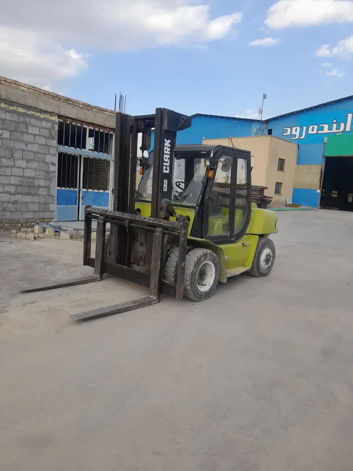 اجاره لیفتراک ۷ تن سپاهان|خودرو اجاره‌ای|مبارکه, |دیوار