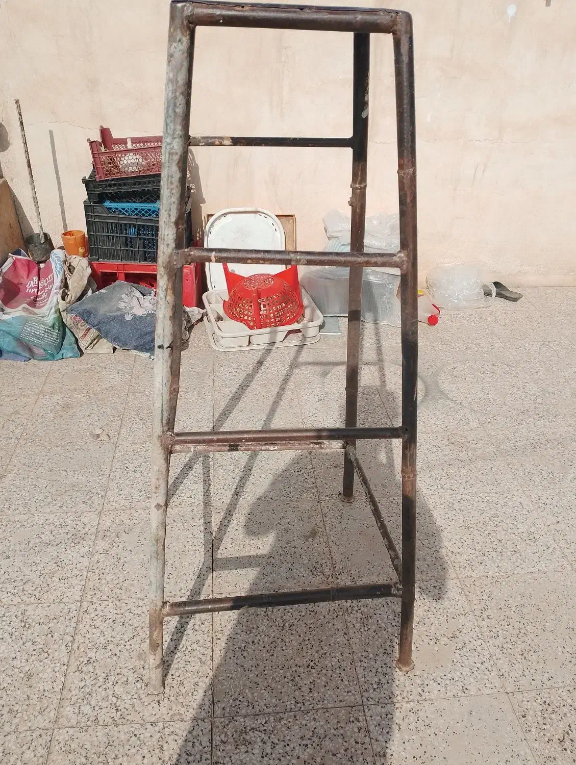 چهار پایه آهنی|ابزارآلات|نیشابور, شهرک بهداری|دیوار