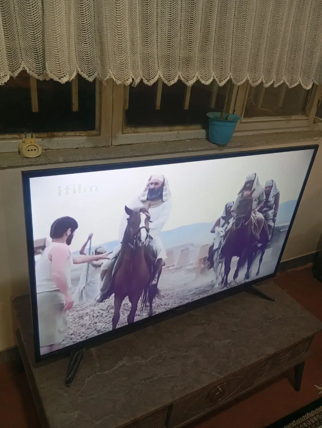 تلویزیون مجیک۴۳ اینچ|تلویزیون و پروژکتور|همدان, |دیوار