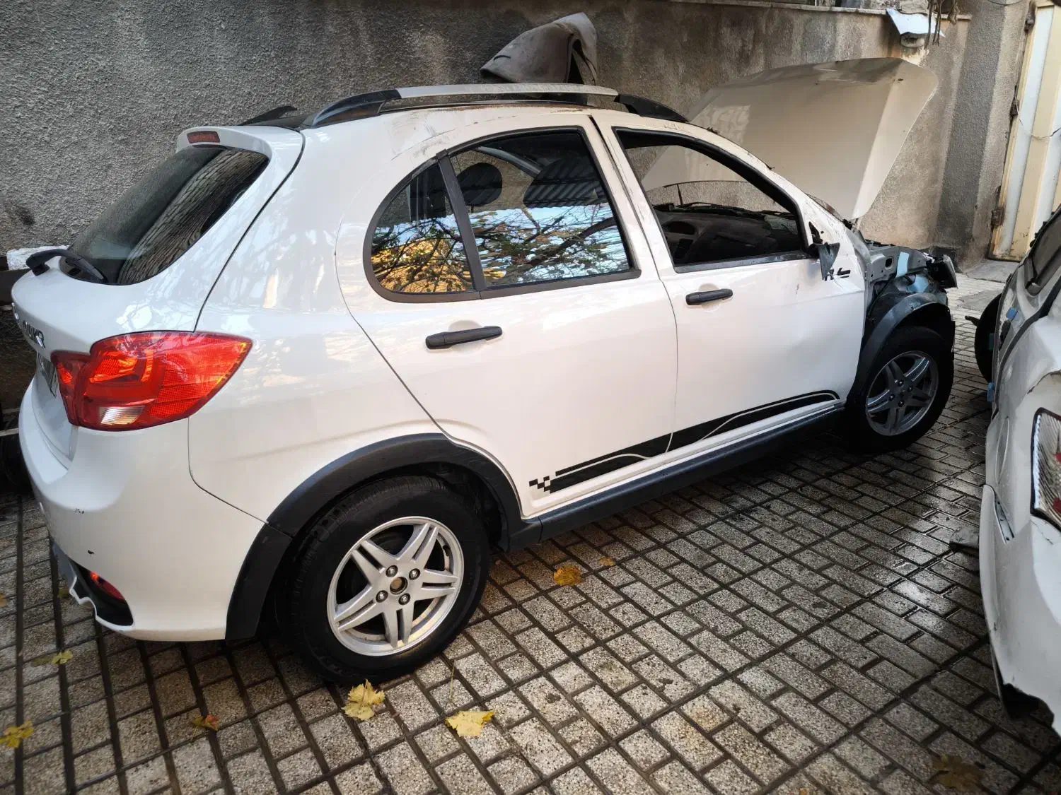 کوییک R. ۴۰۱. تصادفی|خودرو سواری و وانت|مشهد, طرق|دیوار