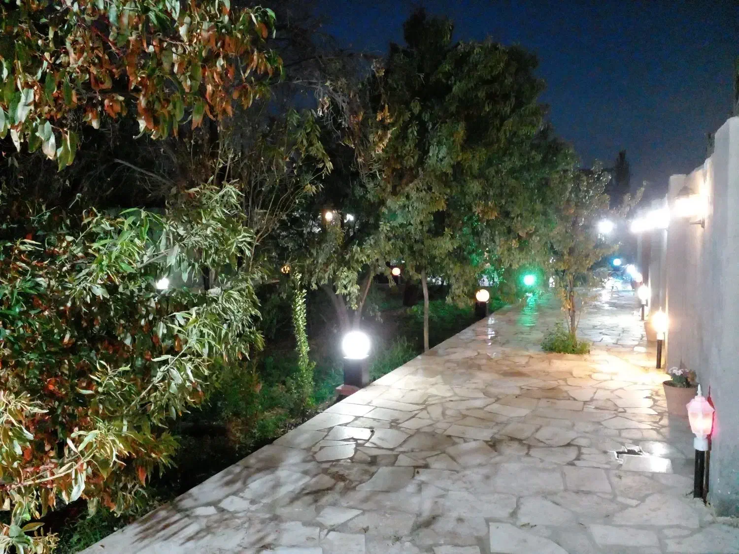 اجاره خانه باغ ویلایی (ایرانی و خارجی)|اجارهٔ کوتاهمدت ویلا و باغ|کاشان, فین بزرگ|دیوار