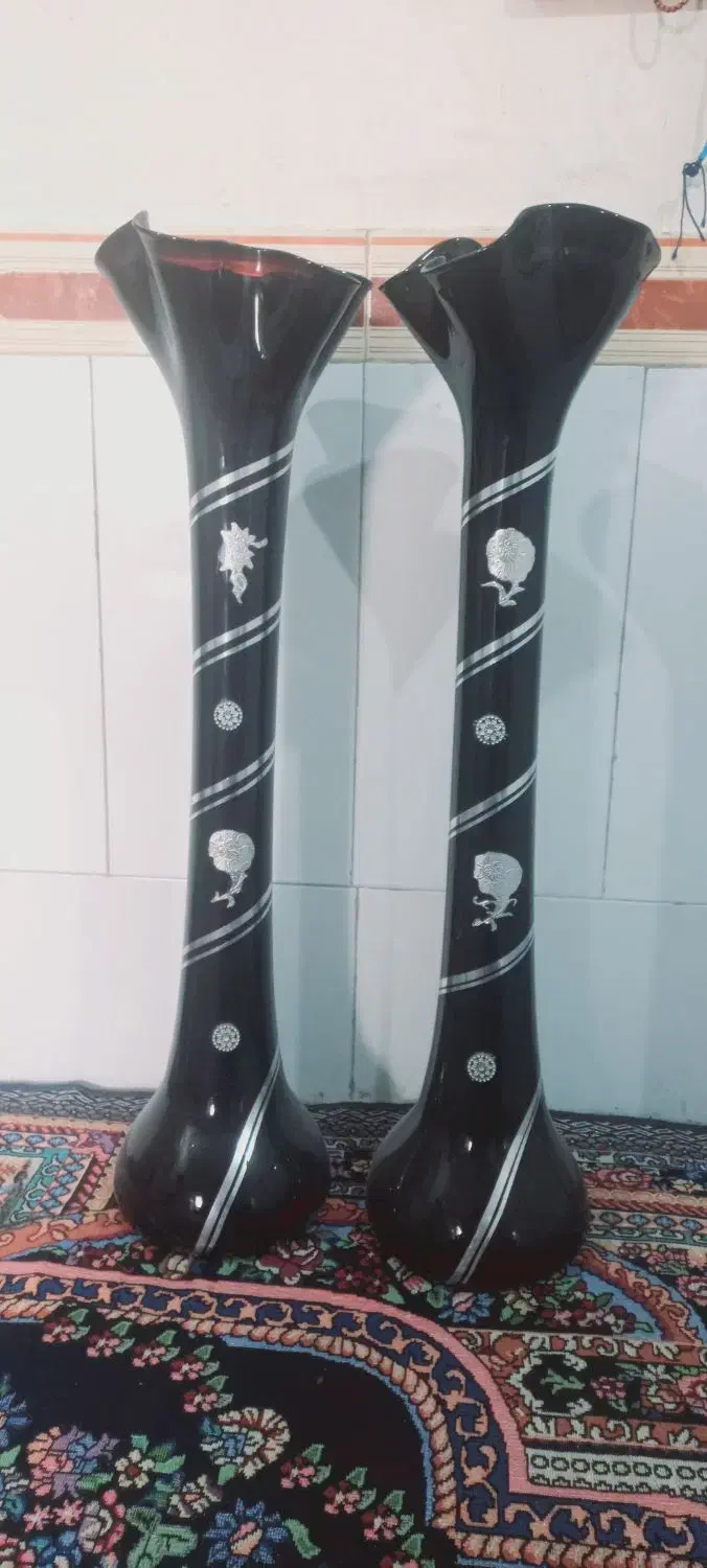 گلدان  سالم   هردو باهم۸۰۰ تومن|صنایع دستی و سایر لوازم تزئینی|بندر ماهشهر, |دیوار