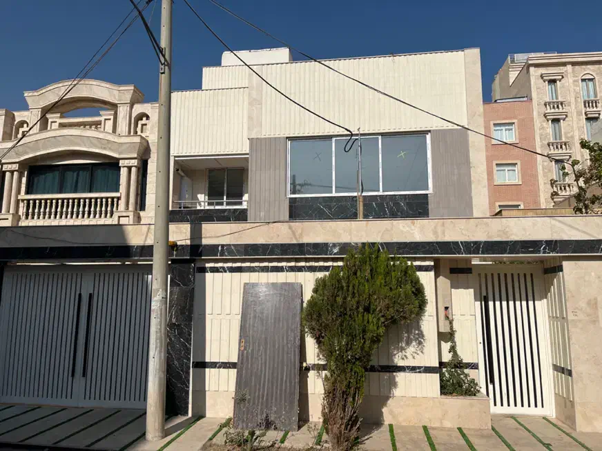 دو طبقه و نیم مخابرات|فروش خانه و ویلا|شاهینشهر, مخابرات (شهید بهشتی)|دیوار