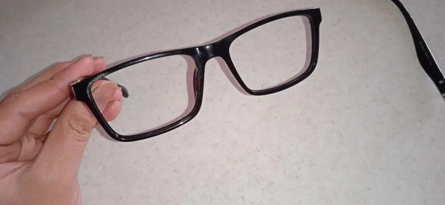 فرم عینک نیاز به تعمیر|زیورآلات و اکسسوری|پردیس, فاز ۸|دیوار