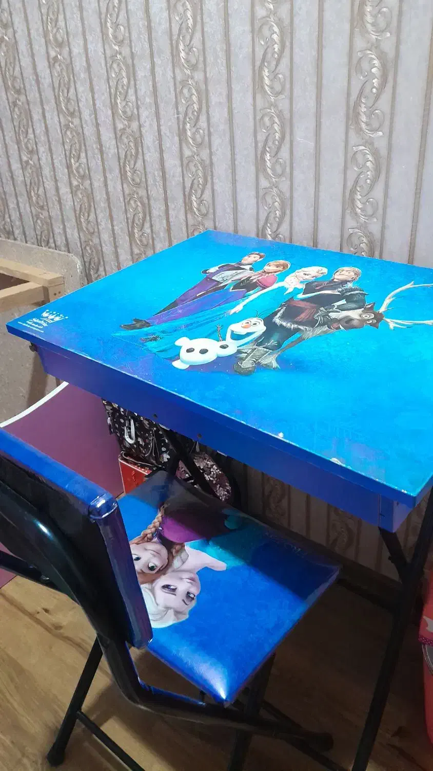 میزتحریر|میز تحریر و کامپیوتر|صومعهسرا, |دیوار