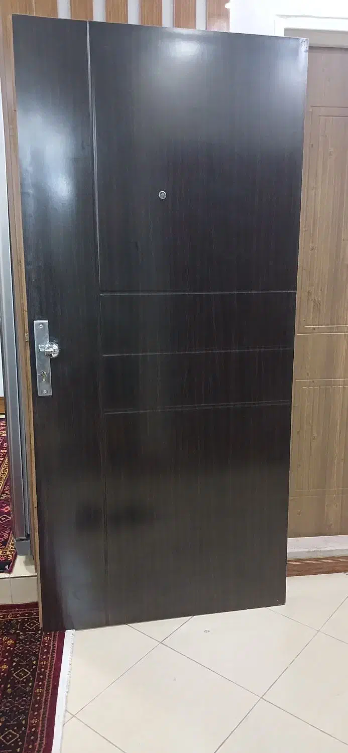 درب چوبی ورودی منزل|مصالح و تجهیزات ساختمان|قرچک, شهرک طلائیه|دیوار