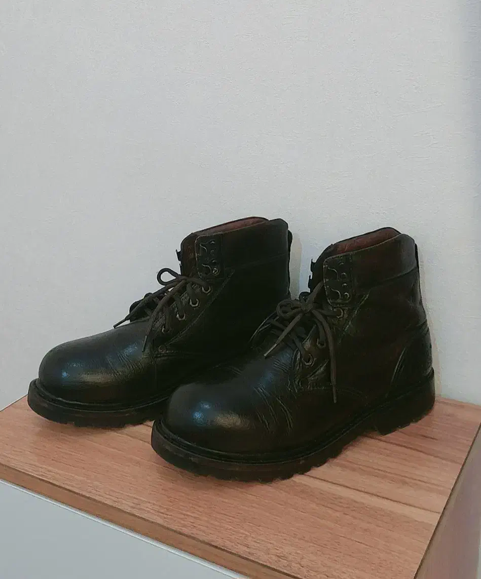 بوت مردانه (تمام چرم)|کیف، کفش، کمربند|دوگنبدان, |دیوار