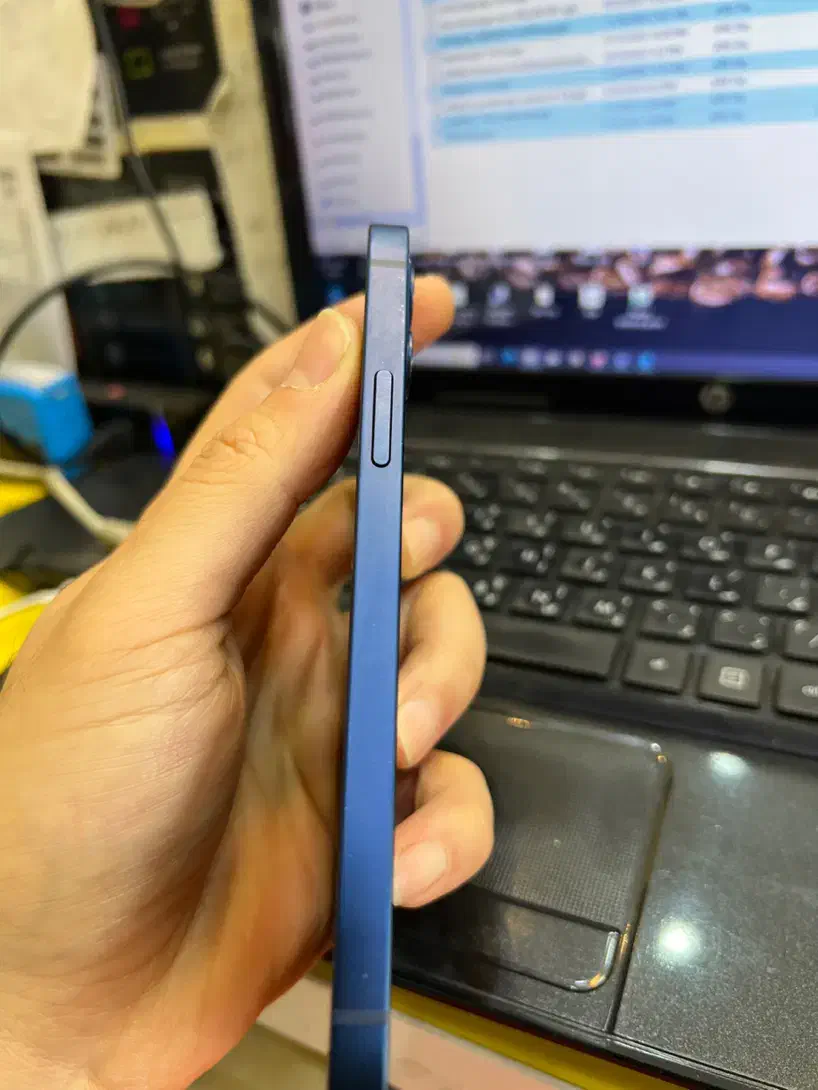 iphone 12 normal|موبایل|رشت, معلم|دیوار