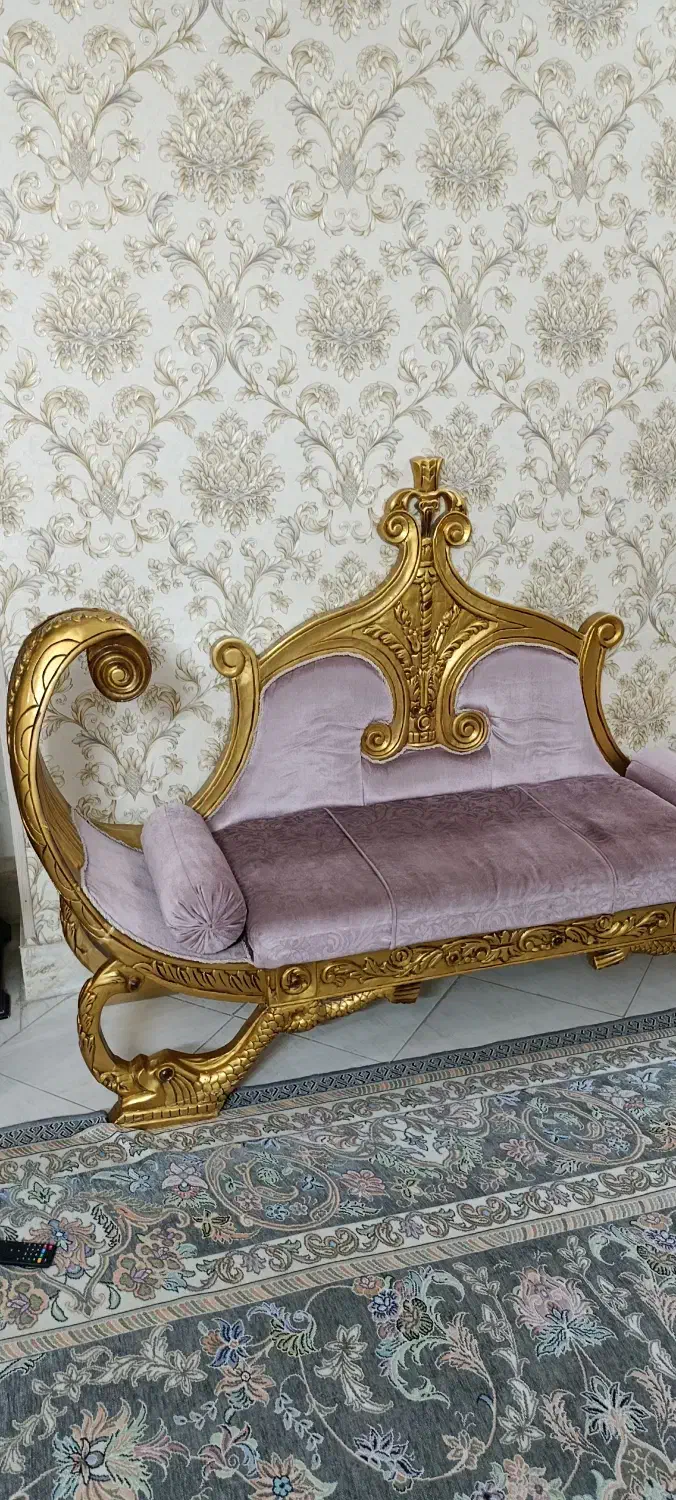 مبل ۹ نفره طلا کوب|مبلمان خانگی و میز عسلی|شاهینشهر, عطار|دیوار