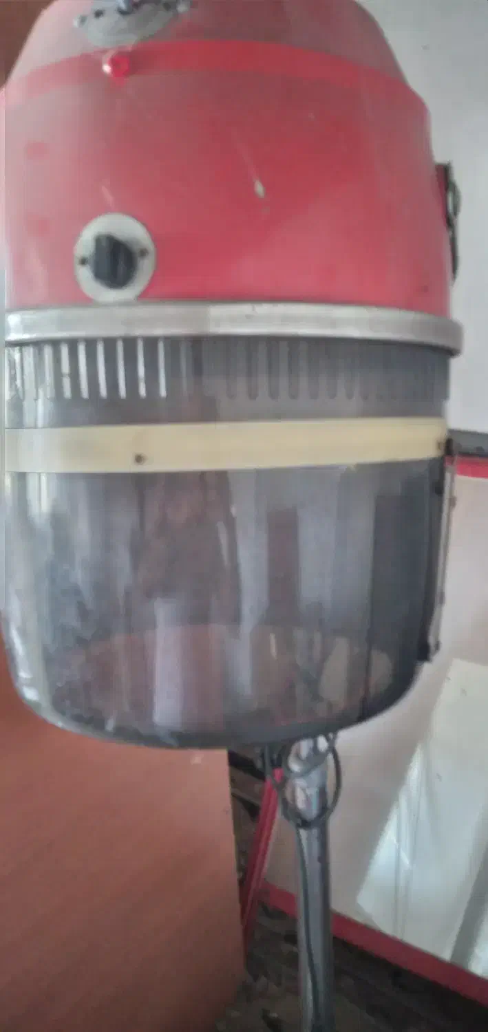 صندلی استادکار|آرایشگاه و سالن‌های زیبایی|آستانه اشرفیه, |دیوار