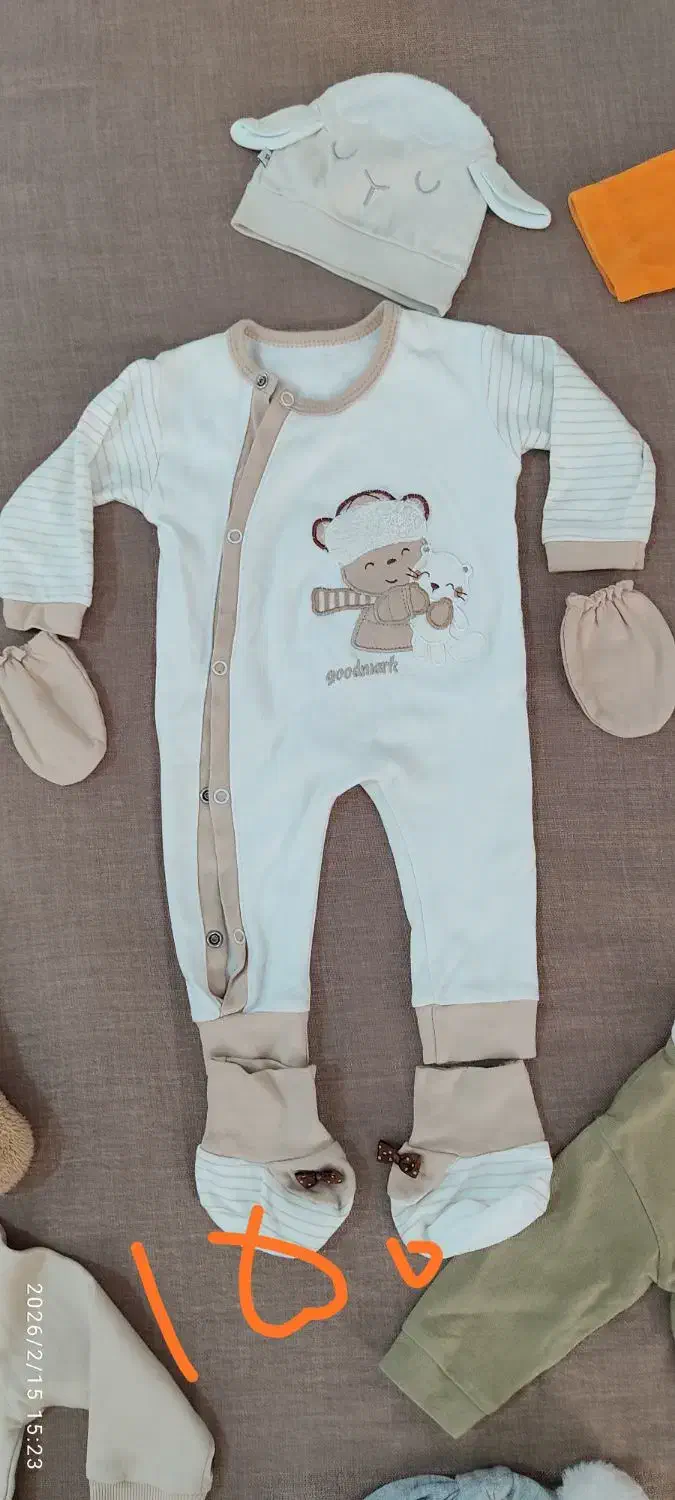 لباس نوزادی|کفش و لباس بچه|قم, شهرک فاطمیه|دیوار