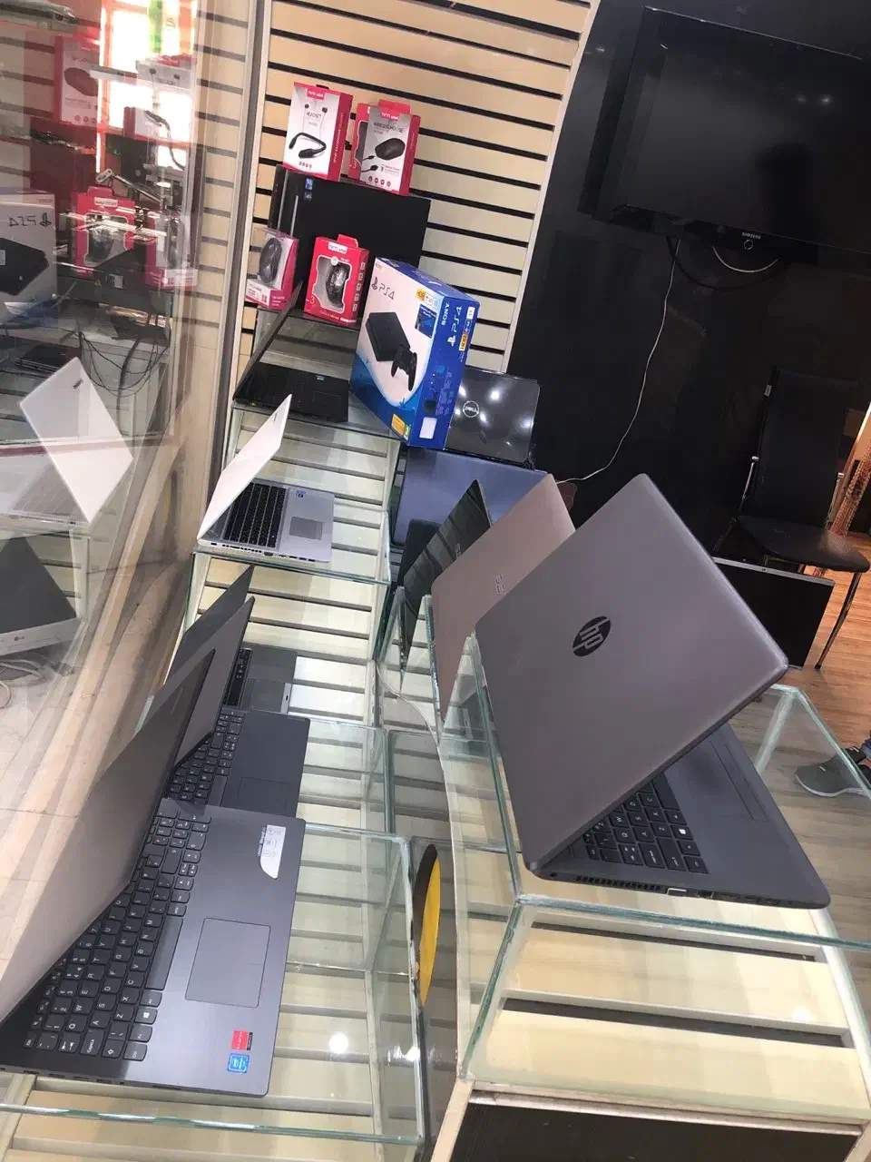 خریدار و فروشنده انواع لپ تاپ و قطعات استوک و نو|رایانه همراه|قم, صفائیه|دیوار