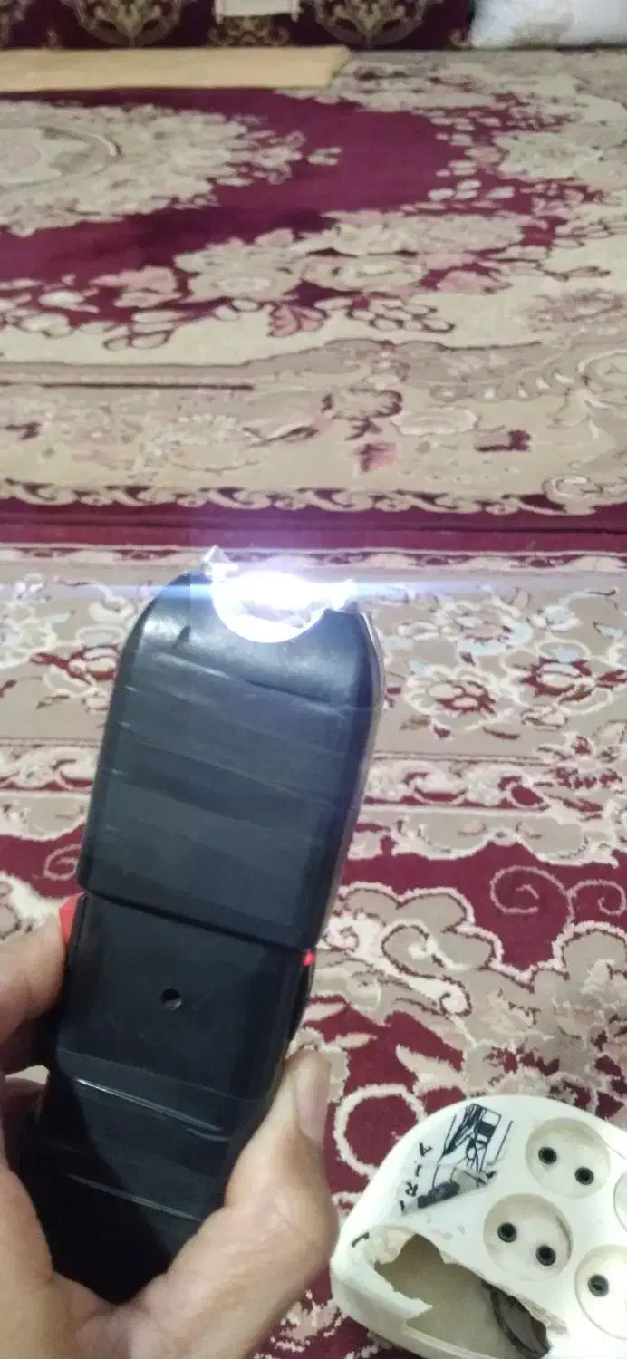 چراقوه دستی|لامپ و چراغ|نیمروز, |دیوار