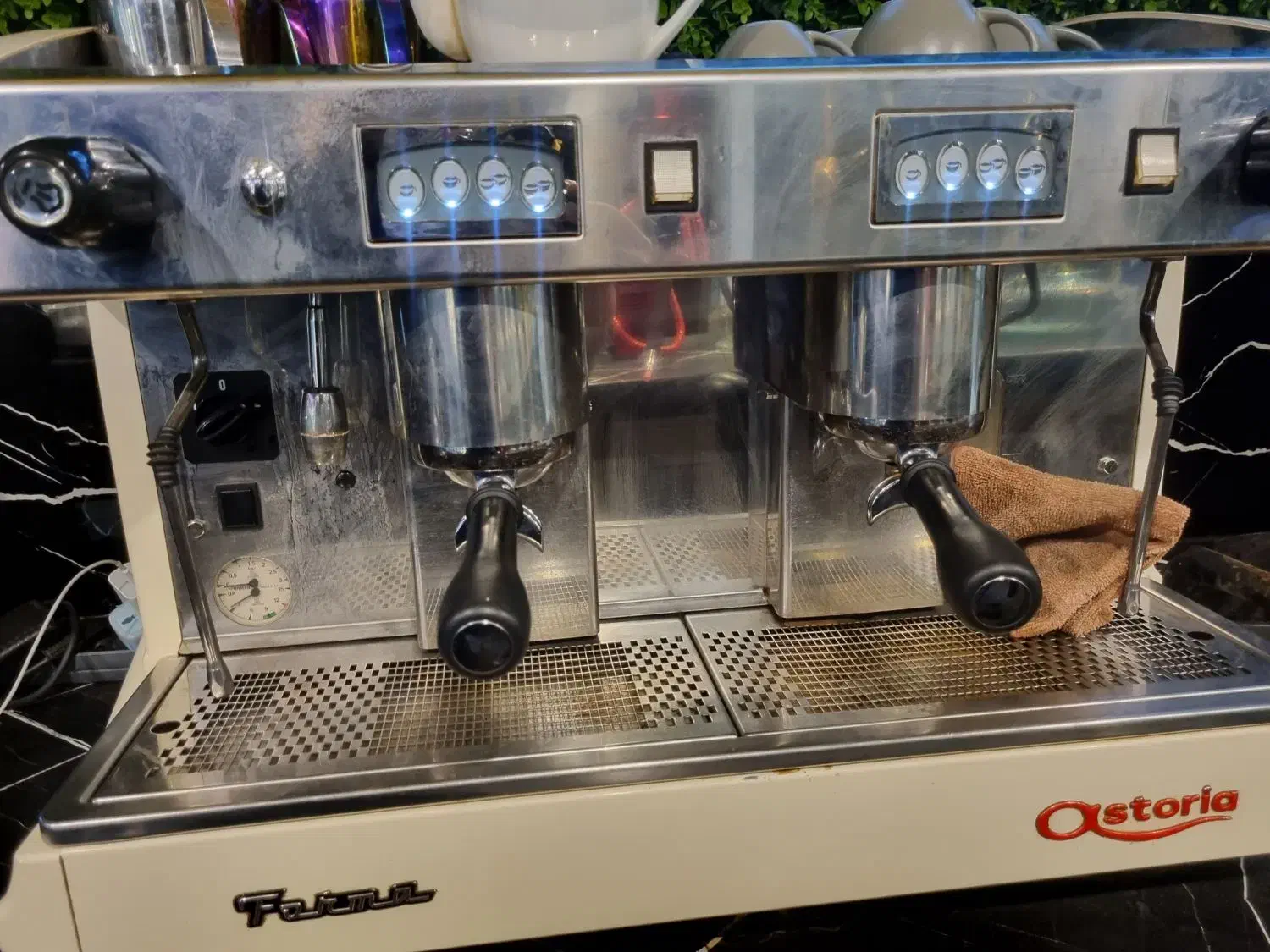 آستوریا فورا 2022 دو گروپ|کافی‌شاپ و رستوران|تهران, گلستان (شهرک راه آهن)|دیوار