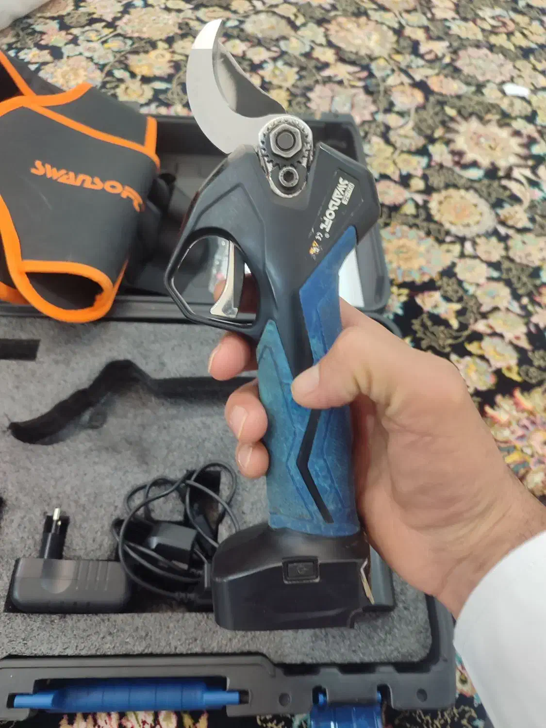 قیچی شارژی هرس سوان سافت|خدمات باغبانی و درختکاری|اشنویه, |دیوار