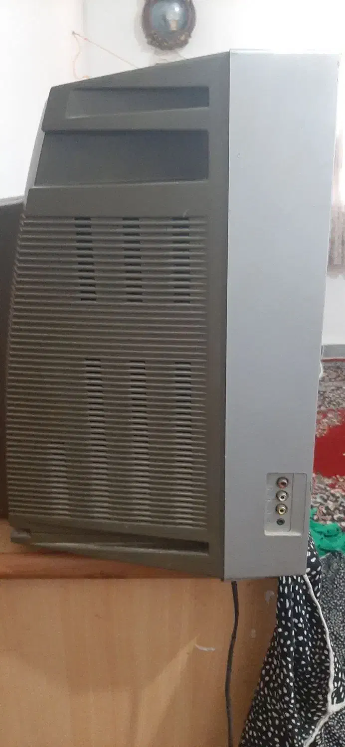 تلویزیون ۲۲اینج درحدنو|تلویزیون و پروژکتور|صومعهسرا, |دیوار