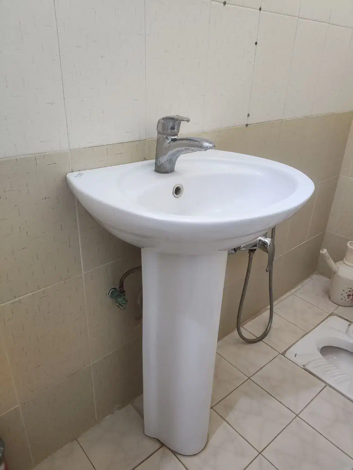 روشویی.|لوازم سرویس بهداشتی|بروجرد, |دیوار