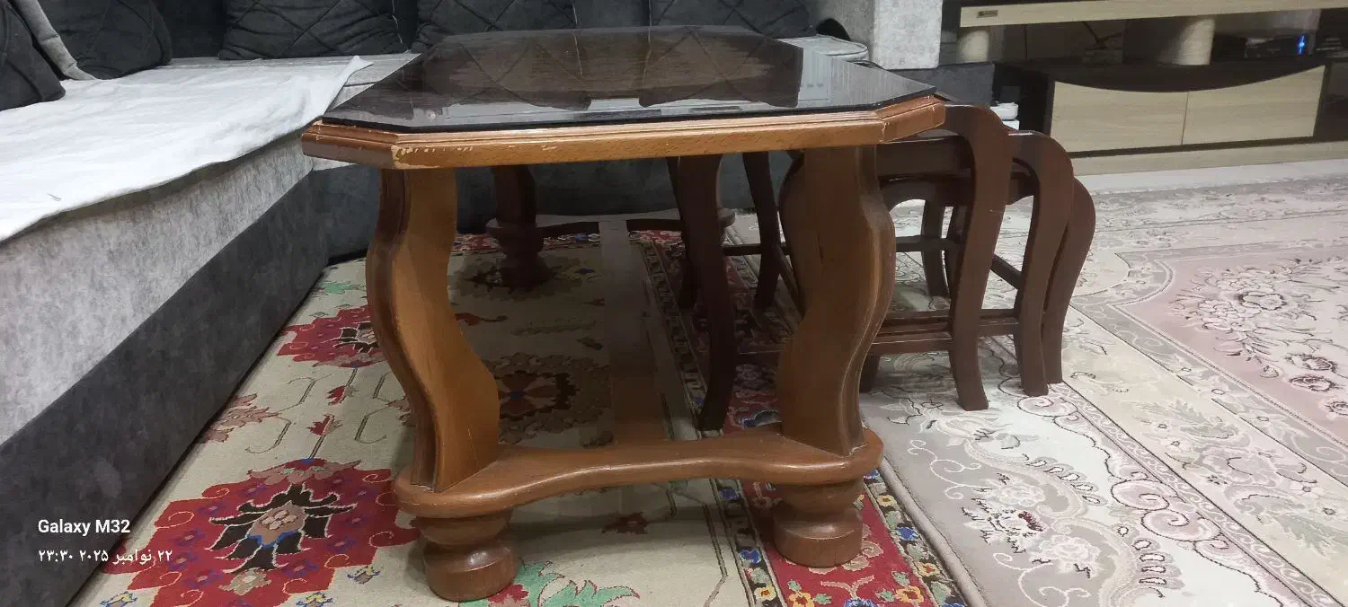 میز جلو مبلی و سه عدد عسلی|مبلمان خانگی و میز عسلی|ملایر, |دیوار