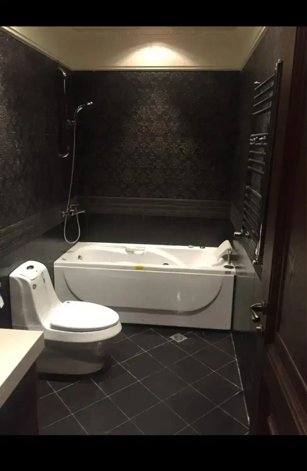 ۱۶۰متر/سه خواب/فول امکانات/تک واحدی/فول دیزاین