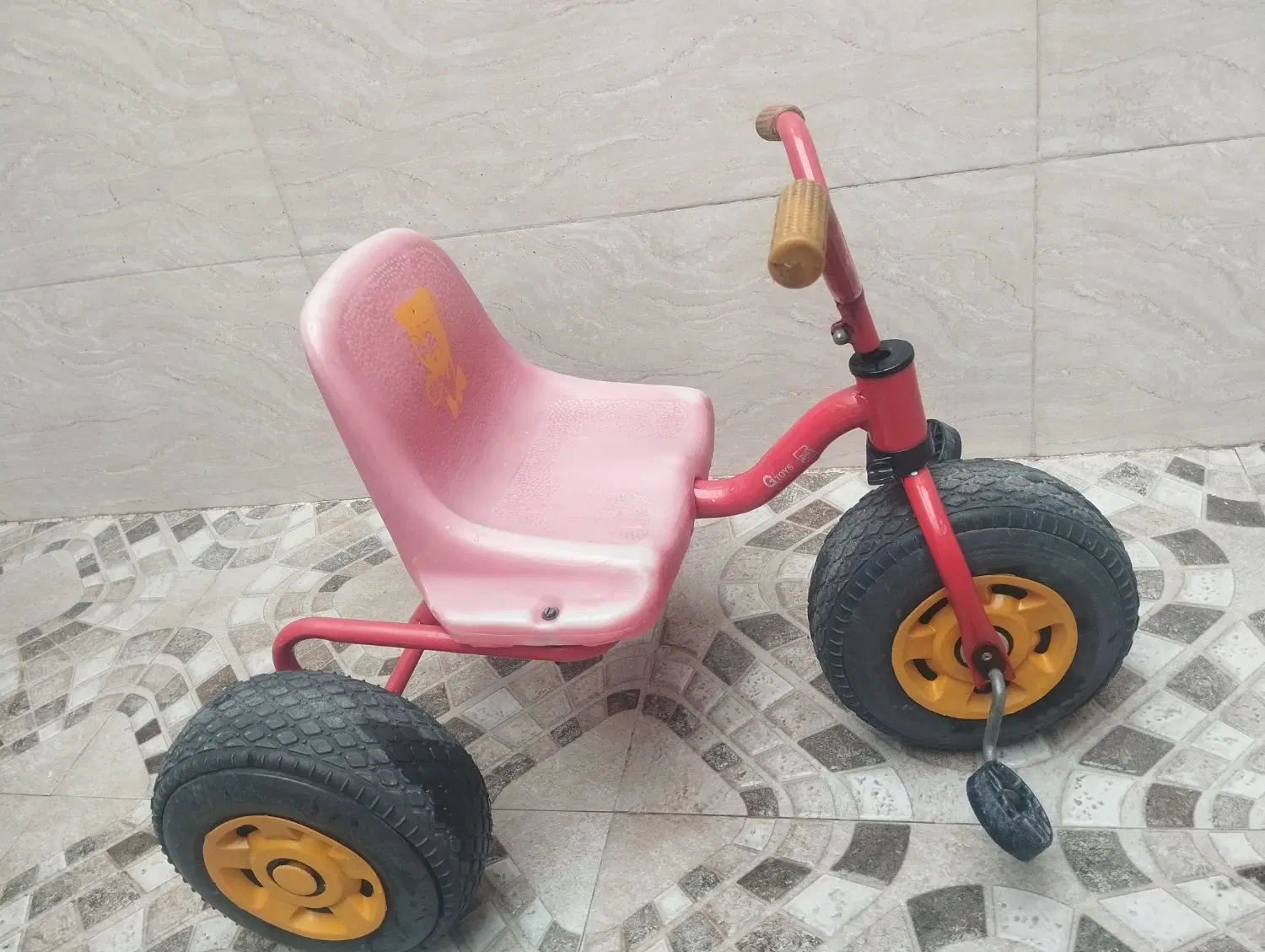 سه چرخه|اسباب‌بازی بچه|ساوه, |دیوار